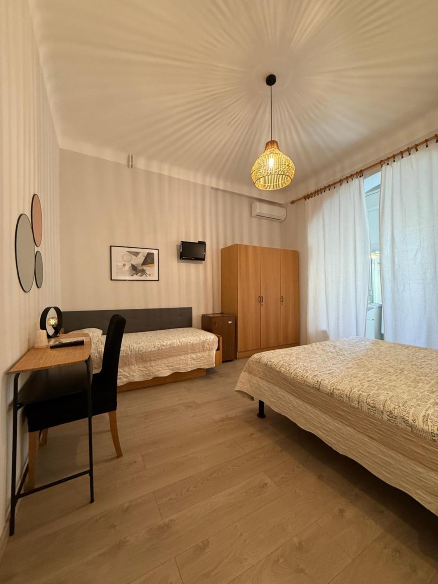 Hotel Fiorenza & Banksia Meuble Алассіо Екстер'єр фото